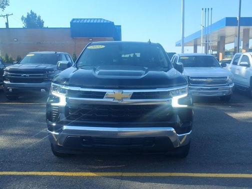 Black 2022 Chevrolet Silverado 1500 LT