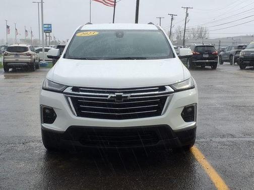 Summit White 2023 Chevrolet Traverse LT Cloth