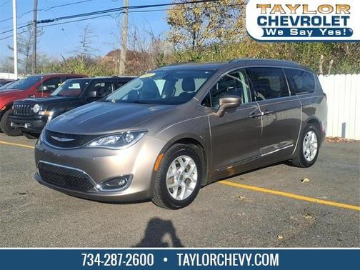 2017 Chrysler Pacifica Touring-L Plus