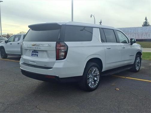 2022 Chevrolet Suburban LT