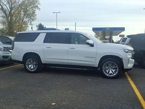 2022 Chevrolet Suburban LT