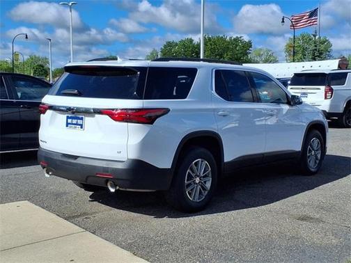 2022 Chevrolet Traverse LT Cloth