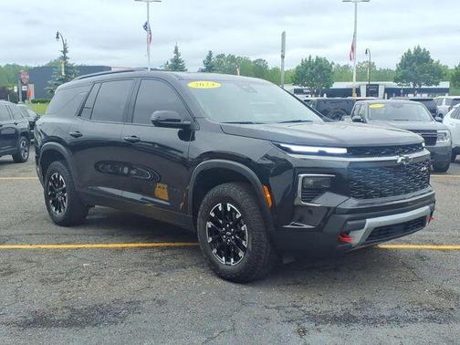 Mosaic Black Metallic 2024 Chevrolet Traverse Z71