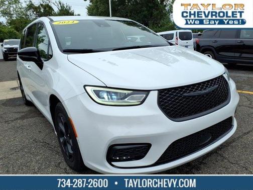 Bright White Clearcoat 2024 Chrysler Pacifica Hybrid Select