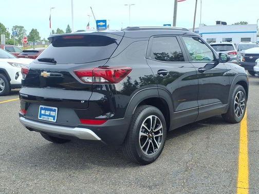 Mosaic Black Metallic 2025 Chevrolet Trailblazer LT