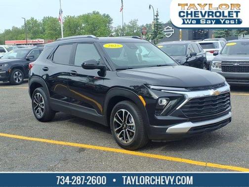 Mosaic Black Metallic 2025 Chevrolet Trailblazer LT
