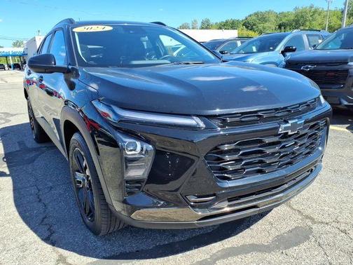 Mosaic Black Metallic 2024 Chevrolet Trax ACTIV