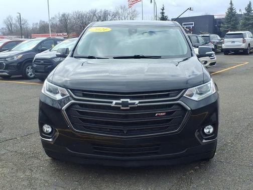 Mosaic Black Metallic 2021 Chevrolet Traverse RS