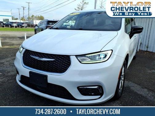 Bright White Clearcoat 2024 Chrysler Pacifica Touring-L