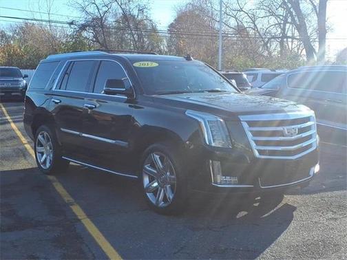 2017 Cadillac Escalade Luxury