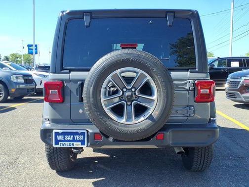 Sting Gray Clearcoat 2018 Jeep Wrangler Unlimited Sahara