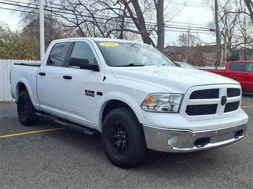 2016 RAM 1500 SLT