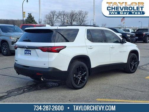 2022 Chevrolet Traverse LT Cloth