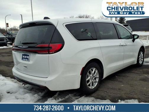 2024 Chrysler Pacifica Touring-L