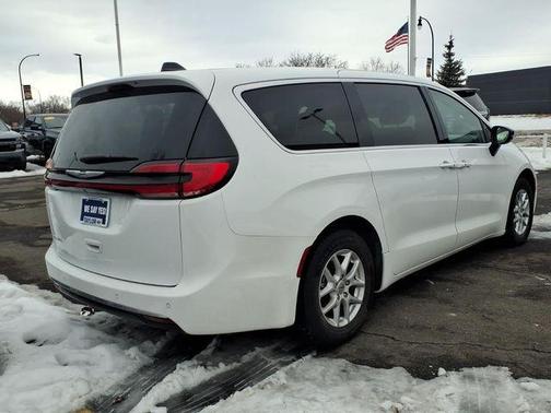 2024 Chrysler Pacifica Touring-L