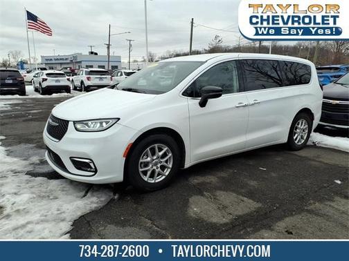 2024 Chrysler Pacifica Touring-L