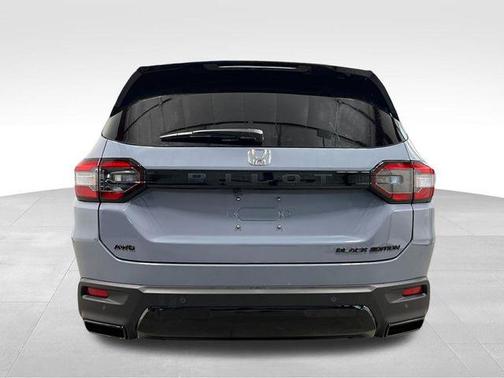 Sonic Gray Pearl 2026 Honda Pilot Black Edition