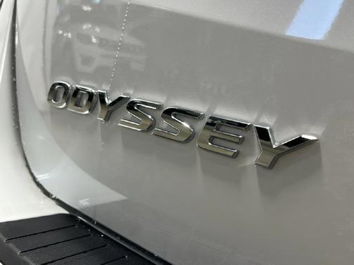 Platinum White Pearl 2027 Honda Odyssey EX-L