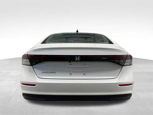 Platinum White Pearl 2026 Honda Accord SE