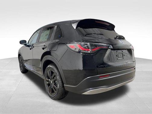 Crystal Black Pearl 2026 Honda HR-V AWD Sport