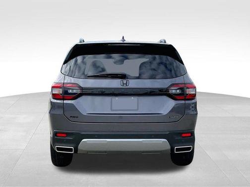 Modern Steel Metallic 2026 Honda Pilot Touring 8-Passenger