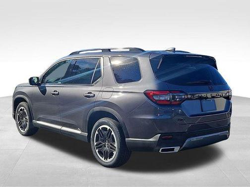 Modern Steel Metallic 2026 Honda Pilot Touring 8-Passenger