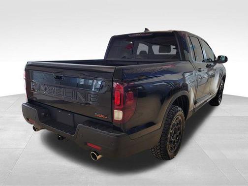 Crystal Black Pearl 2026 Honda Ridgeline TrailSport+