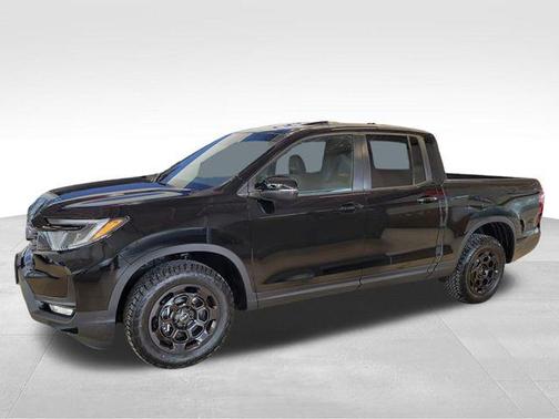 Crystal Black Pearl 2026 Honda Ridgeline TrailSport+