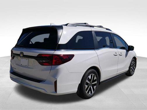 Platinum White Pearl 2026 Honda Odyssey EX-L