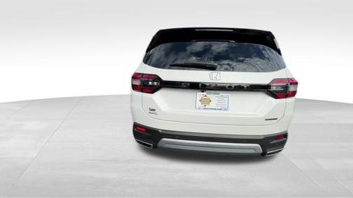 2025 Honda Pilot Touring 8-Passenger