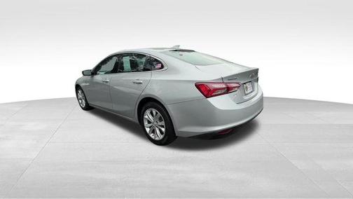 Silver Ice Metallic 2020 Chevrolet Malibu FWD LT