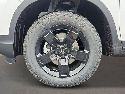 Platinum White Pearl 2026 Honda Ridgeline Black