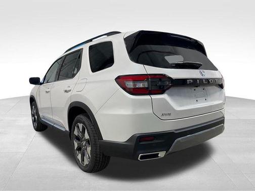Platinum White Pearl 2026 Honda Pilot Elite