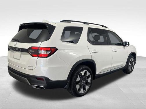 Platinum White Pearl 2026 Honda Pilot Elite