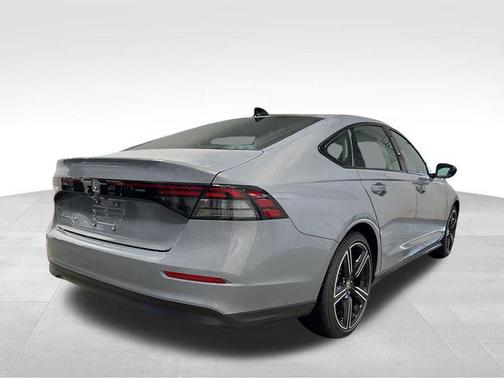 Urban Gray Pearl 2026 Honda Accord SE