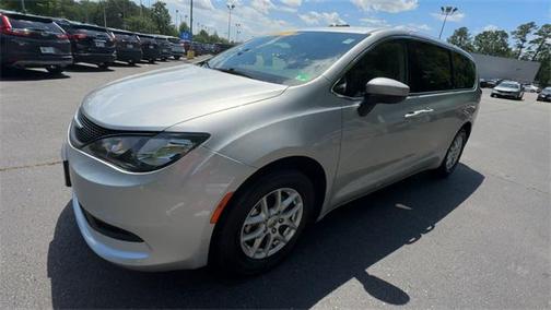 2023 Chrysler Voyager LX