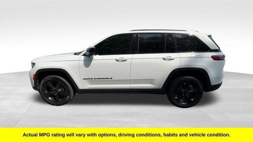 Bright White Clearcoat 2023 Jeep Grand Cherokee Altitude