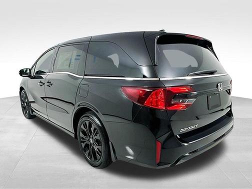 Crystal Black Pearl 2026 Honda Odyssey Sport-L