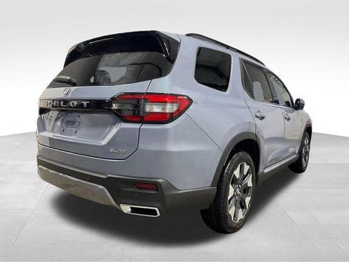 Sonic Gray Pearl 2026 Honda Pilot Elite