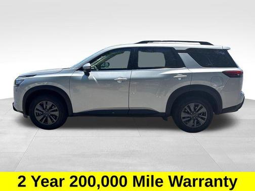 Brilliant Silver Metallic 2024 Nissan Pathfinder SV FWD