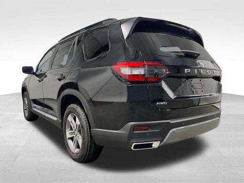 Crystal Black Pearl 2026 Honda Pilot EX-L