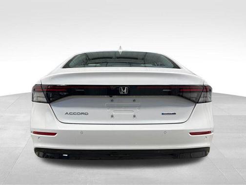 Platinum White Pearl 2026 Honda Accord Hybrid EX-L