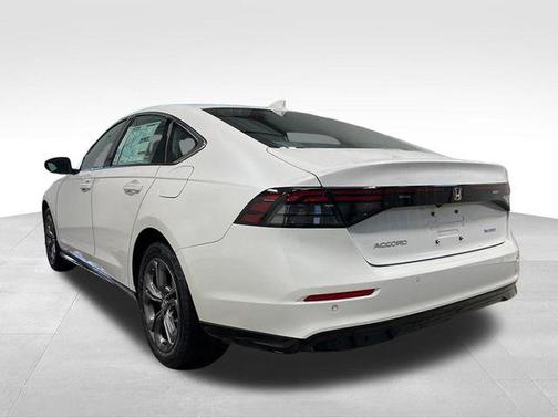 Platinum White Pearl 2026 Honda Accord Hybrid EX-L