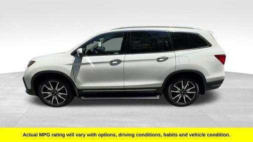 Platinum White Pearl 2022 Honda Pilot Touring 8-Passenger