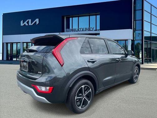 Interstellar Gray 2026 Kia Niro LX