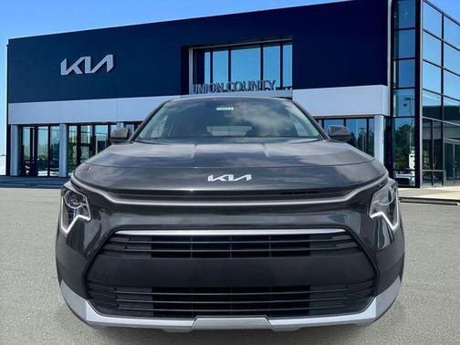 Interstellar Gray 2026 Kia Niro LX