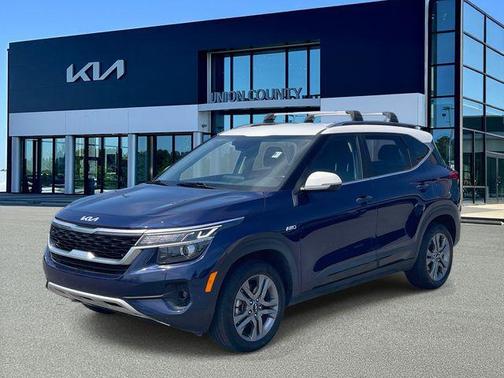 Dark Ocean Blue/White Roof 2023 Kia Seltos S