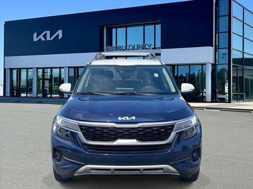 Dark Ocean Blue/White Roof 2023 Kia Seltos S