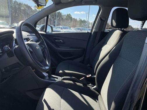 2022 Chevrolet Trax LS