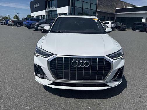 2024 Audi Q3 Premium 45 TFSI S line quattro Tiptronic